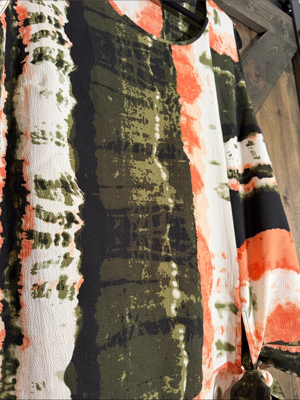 Dex Coral, Olive & Cream Tie-Hem Sleeveless Tank - Picture 4 of 4